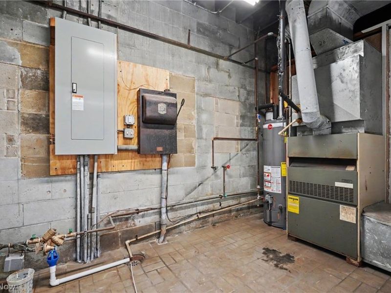 910 Erie Street S, Massillon, OH 44646 Photo 10