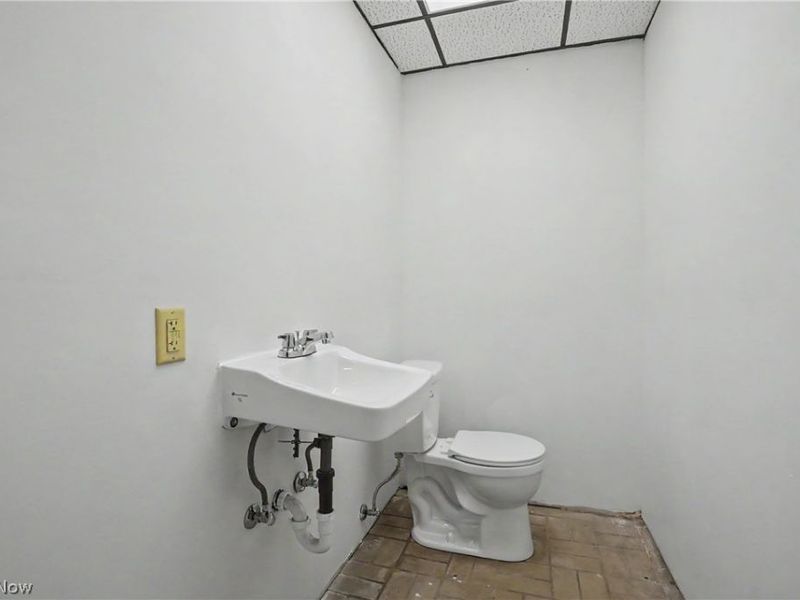 910 Erie Street S, Massillon, OH 44646 Photo 12