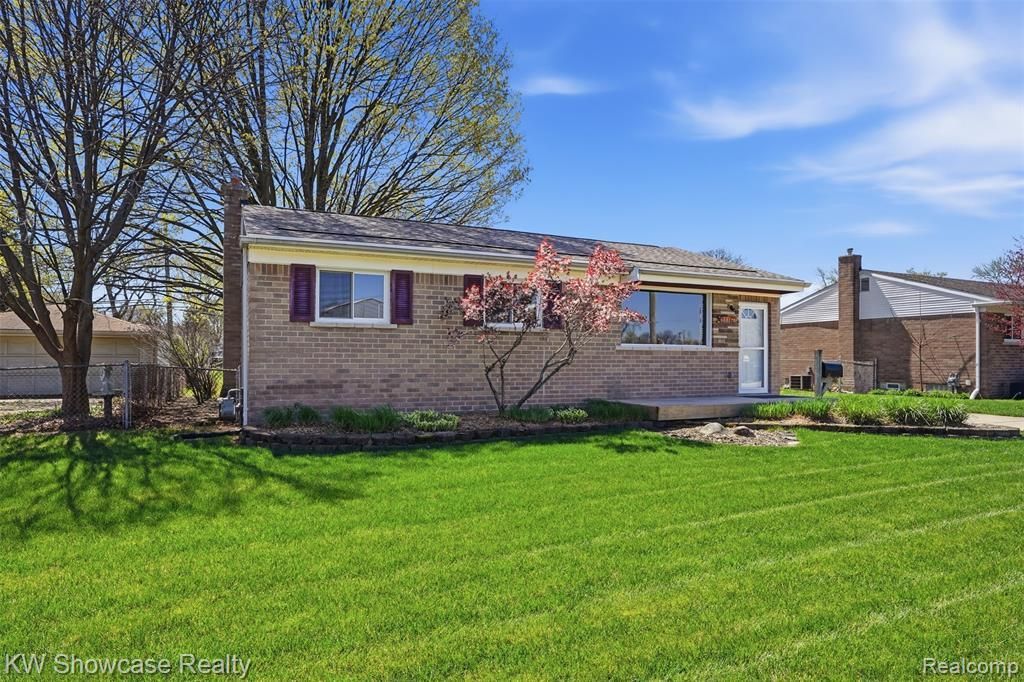 31167 Maplewood Street, Garden City, MI 48135 Main Photo