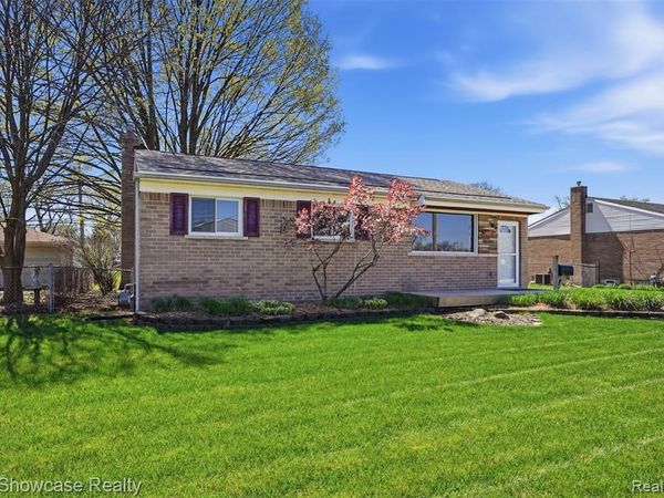 31167 Maplewood Street, Garden City, MI 48135