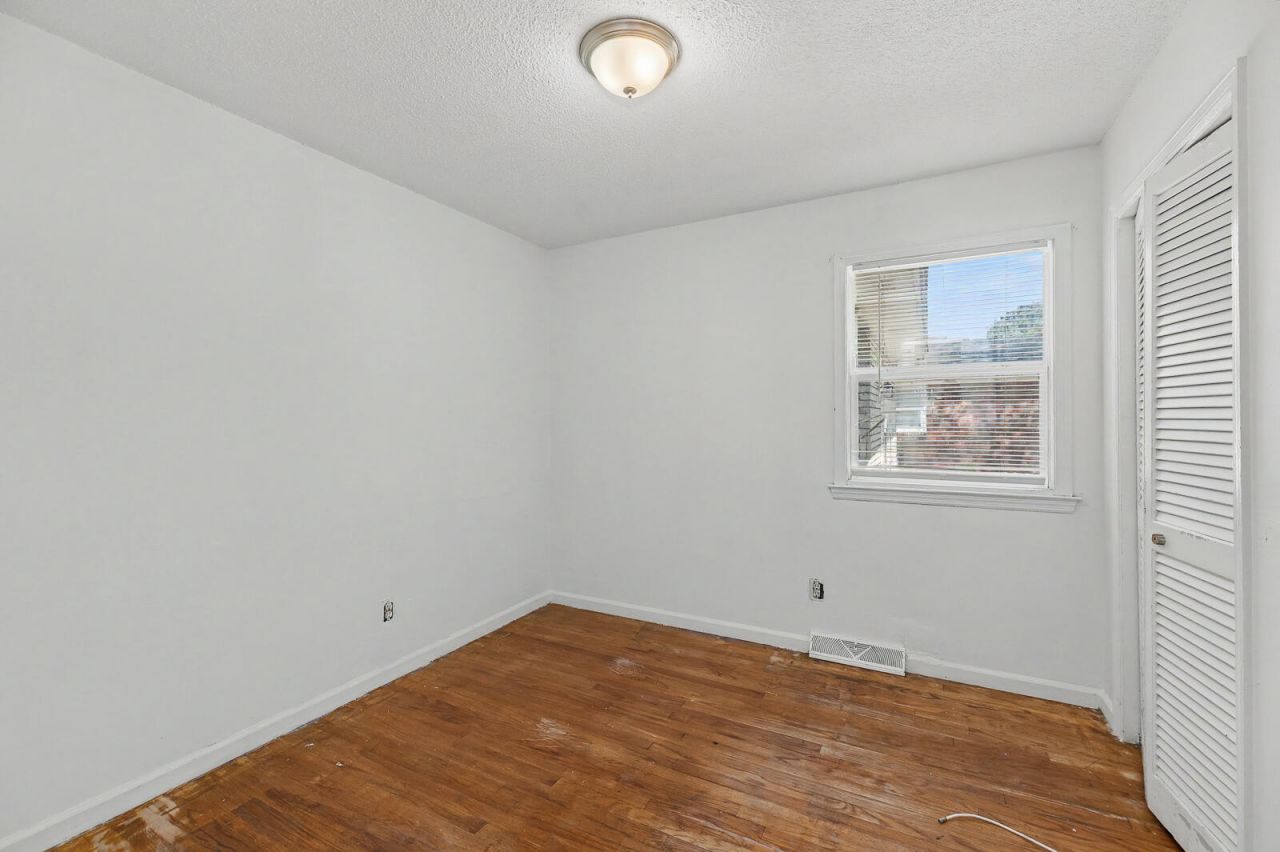 3881 Walnut Street Photo 10