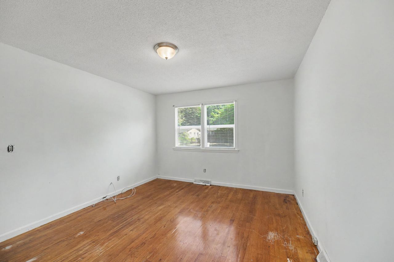 3881 Walnut Street Photo 8