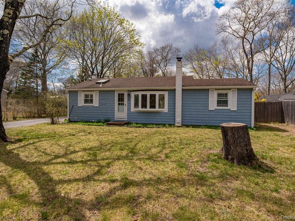 6 Longview Drive , East Quogue, NY 11942