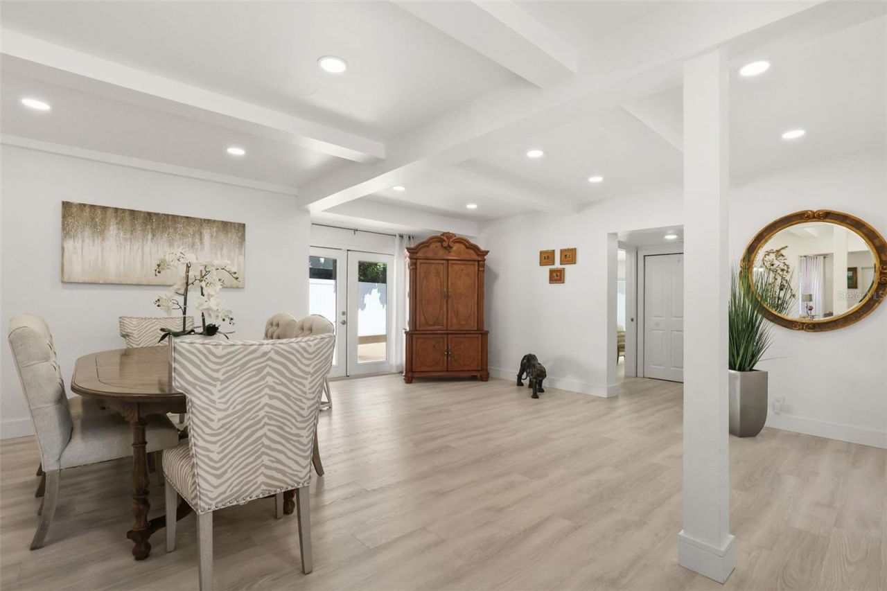 25 Sandpiper Road, Tampa, FL 33609 Photo