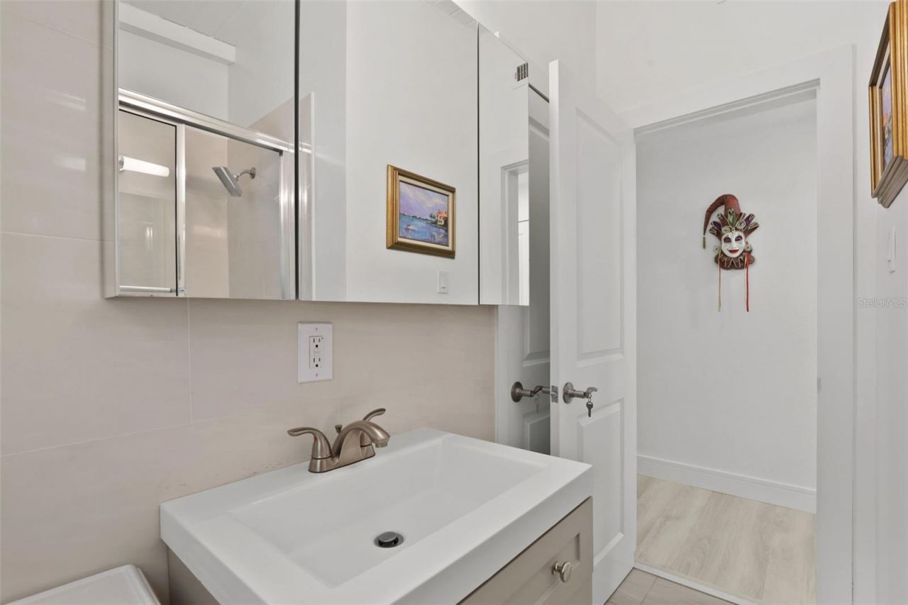 25 Sandpiper Road, Tampa, FL 33609 Photo