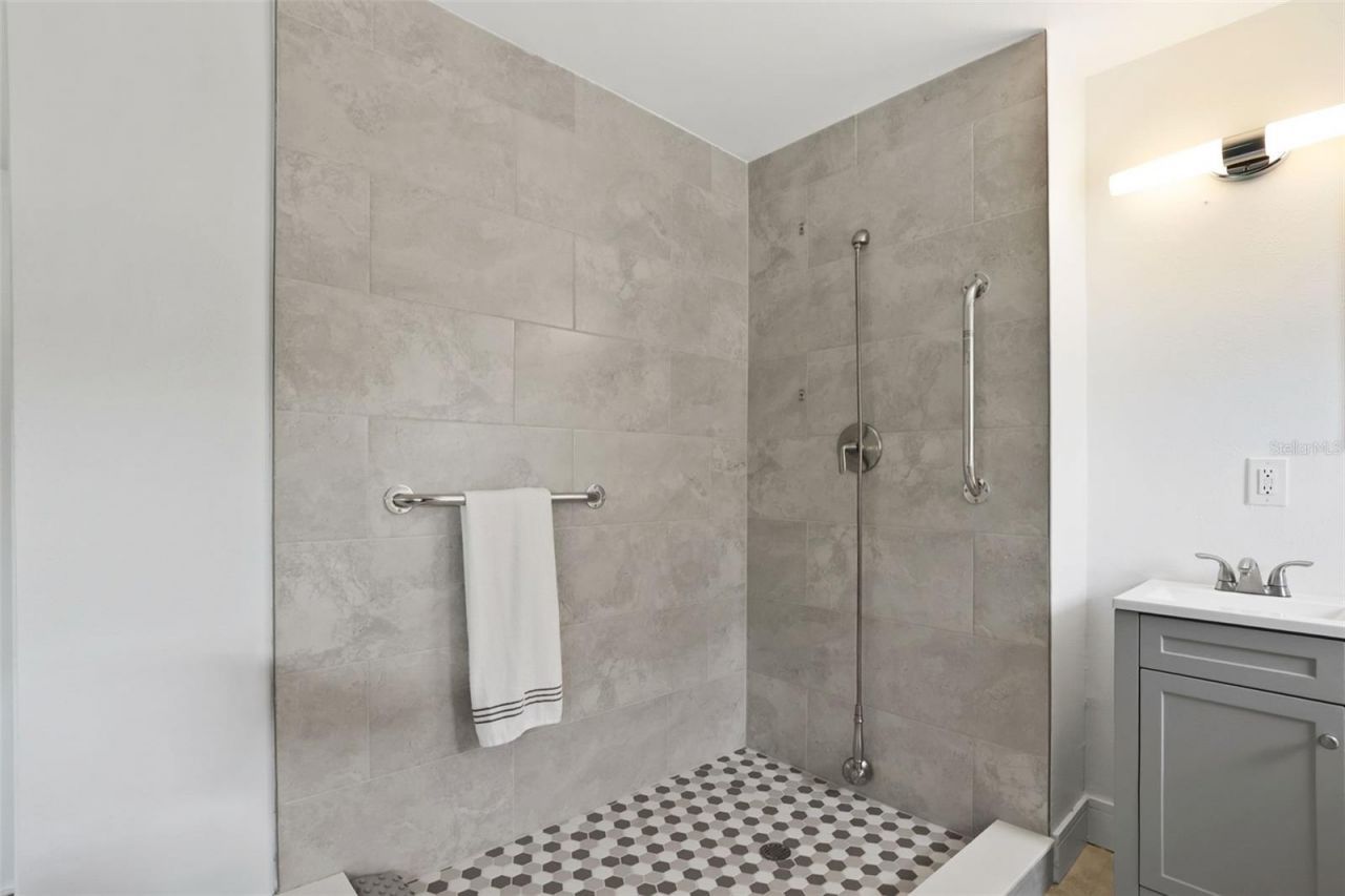 25 Sandpiper Road, Tampa, FL 33609 Photo