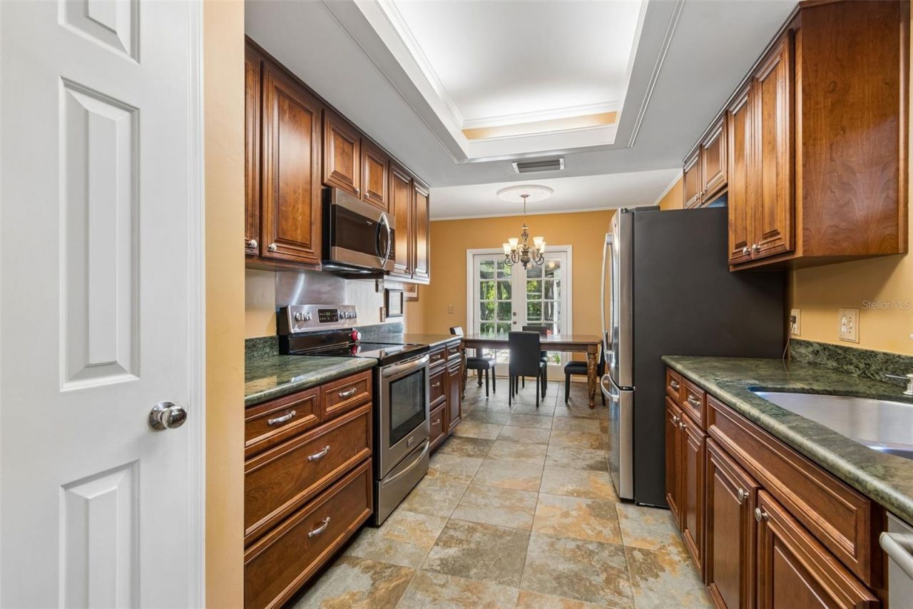 2522 Cozumel Drive, Tampa, FL 33618 Photo