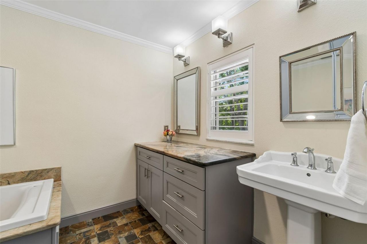 2522 Cozumel Drive, Tampa, FL 33618 Photo