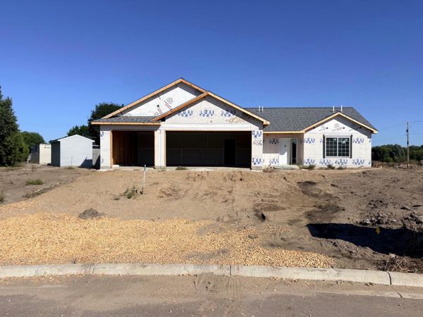 656 Daisy Court, Lake Crystal, MN 56055