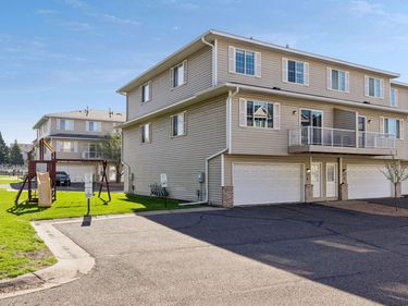 1587 County Road D E, Unit F, Maplewood, MN 55109