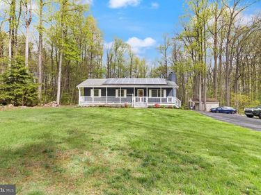 2873 FREEZELAND ROAD, LINDEN, VA 22642