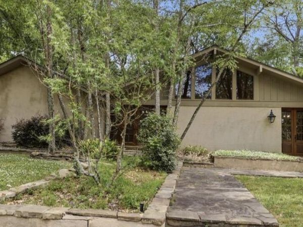 4774 Crestwood Drive, Jackson, MS 39211