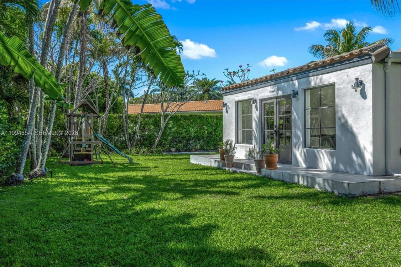 5943 SW 65th Ave, South Miami, FL 33143 Photo