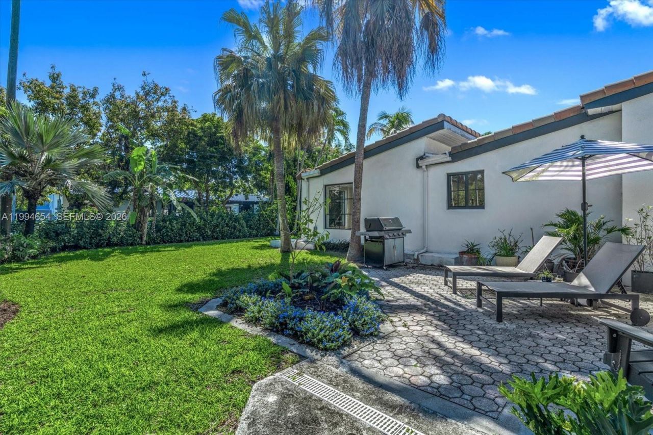 5943 SW 65th Ave, South Miami, FL 33143 Photo