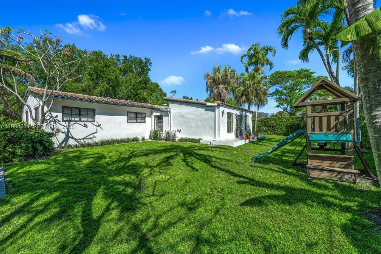 5943 SW 65th Ave, South Miami, FL 33143 Photo
