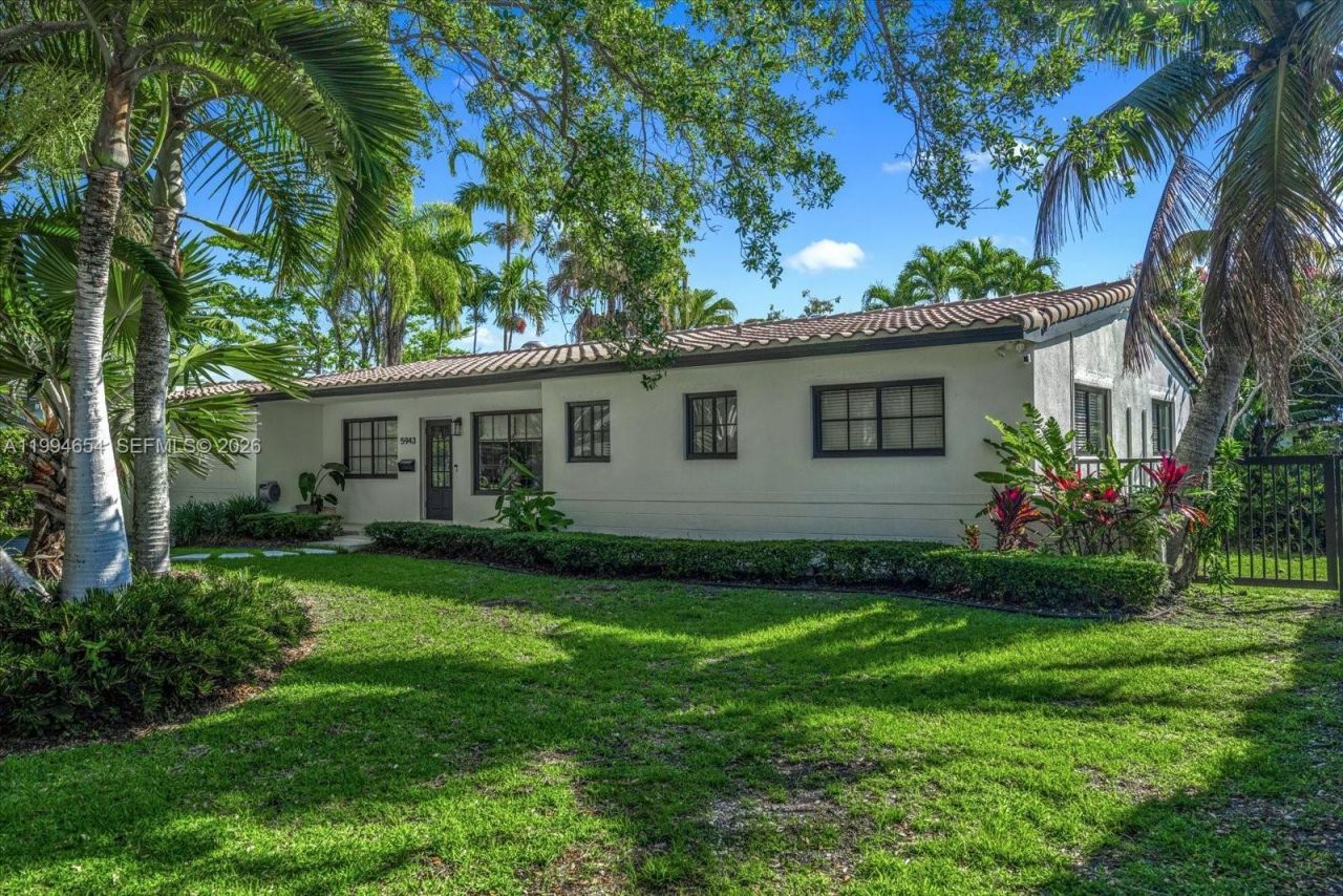 5943 SW 65th Ave, South Miami, FL 33143 Photo