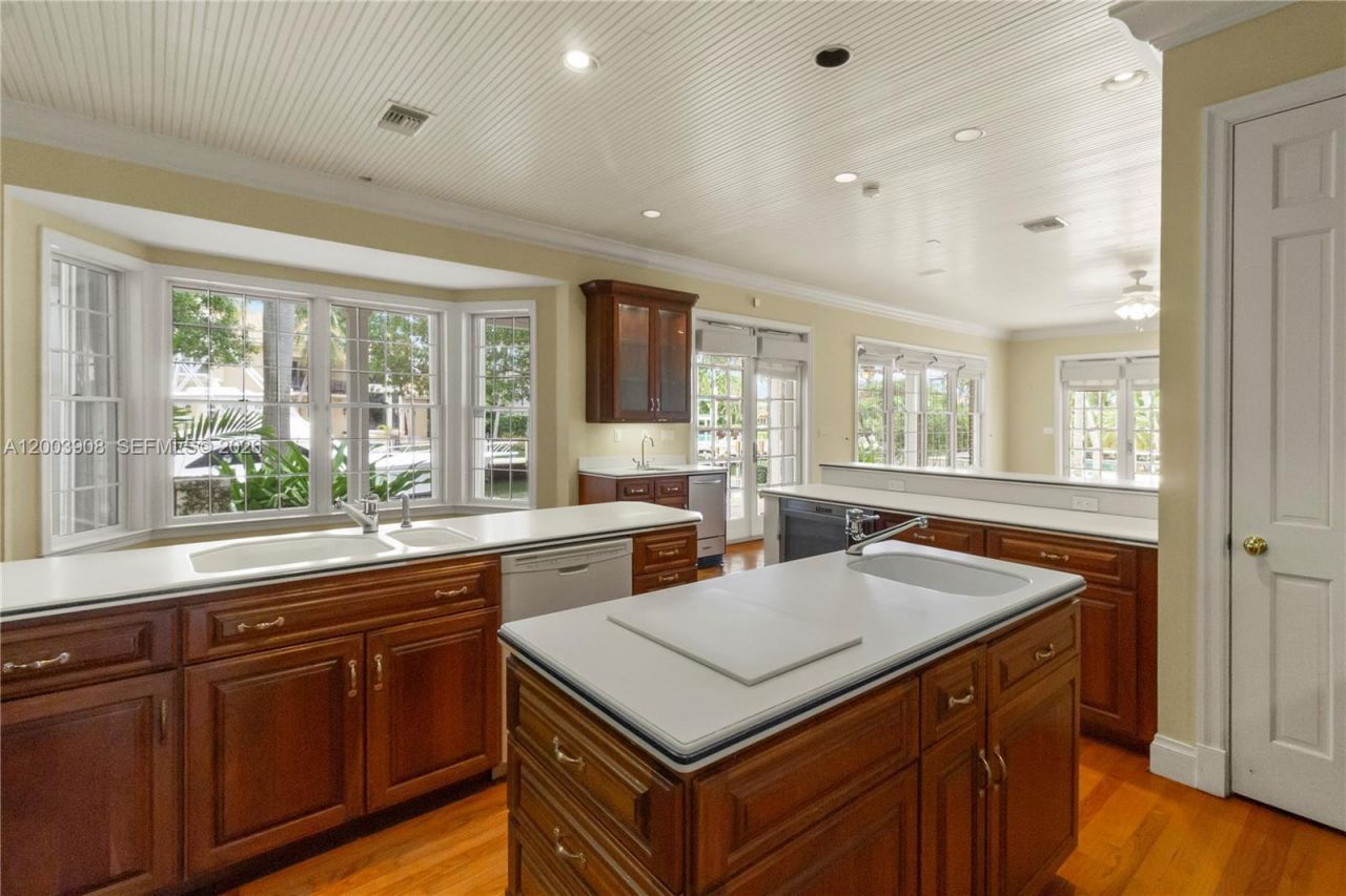 700 Coral Way, Fort Lauderdale, FL 33301 Photo