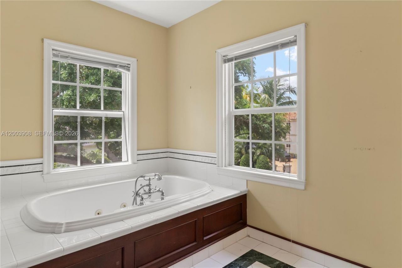700 Coral Way, Fort Lauderdale, FL 33301 Photo