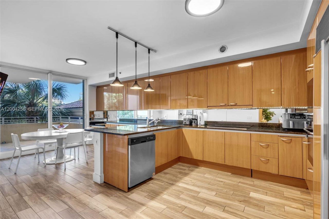 791 Crandon Blvd, Unit 302, Key Biscayne, FL 33149 Photo