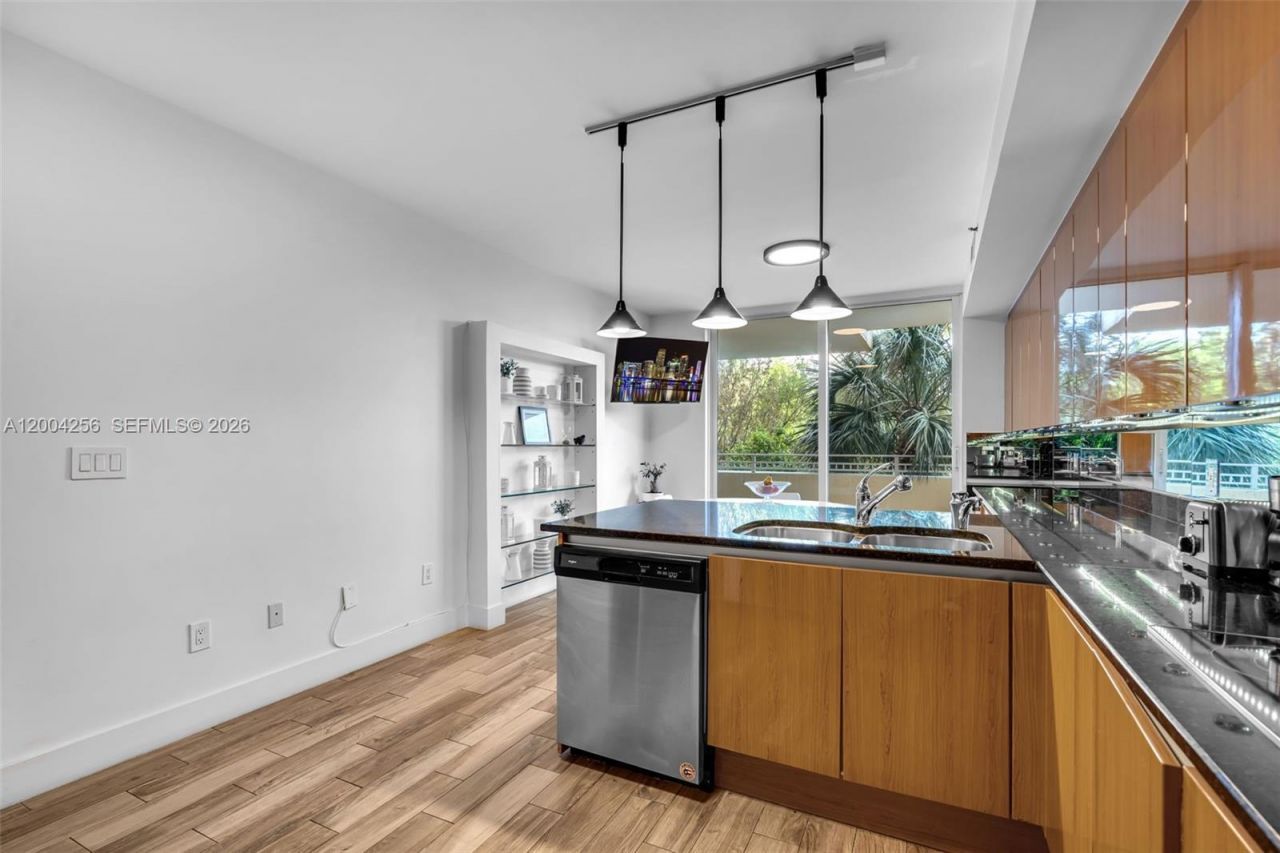 791 Crandon Blvd, Unit 302, Key Biscayne, FL 33149 Photo