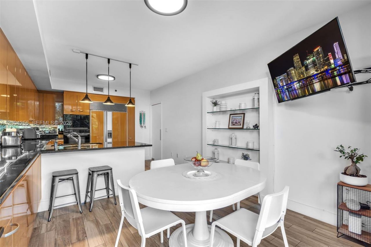 791 Crandon Blvd, Unit 302, Key Biscayne, FL 33149 Photo