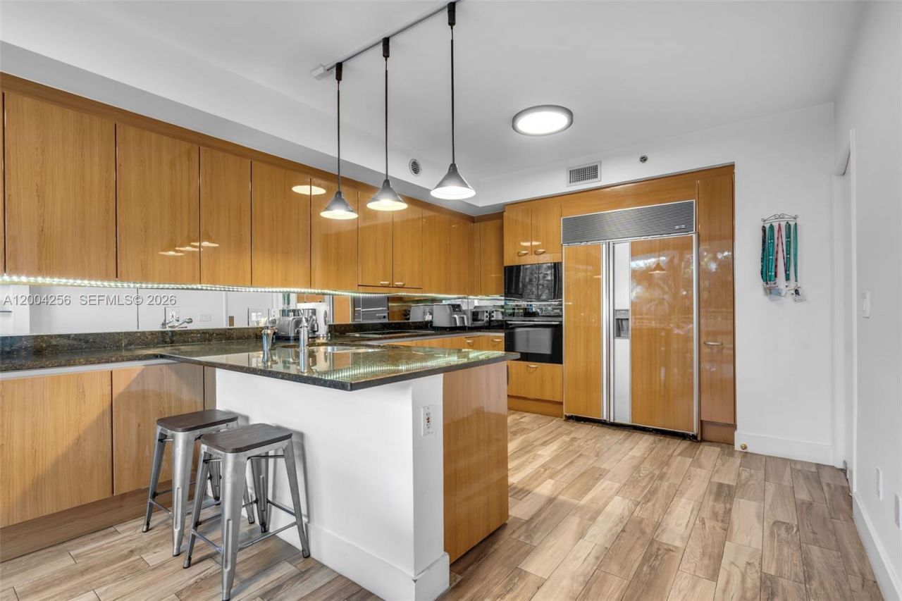 791 Crandon Blvd, Unit 302, Key Biscayne, FL 33149 Photo