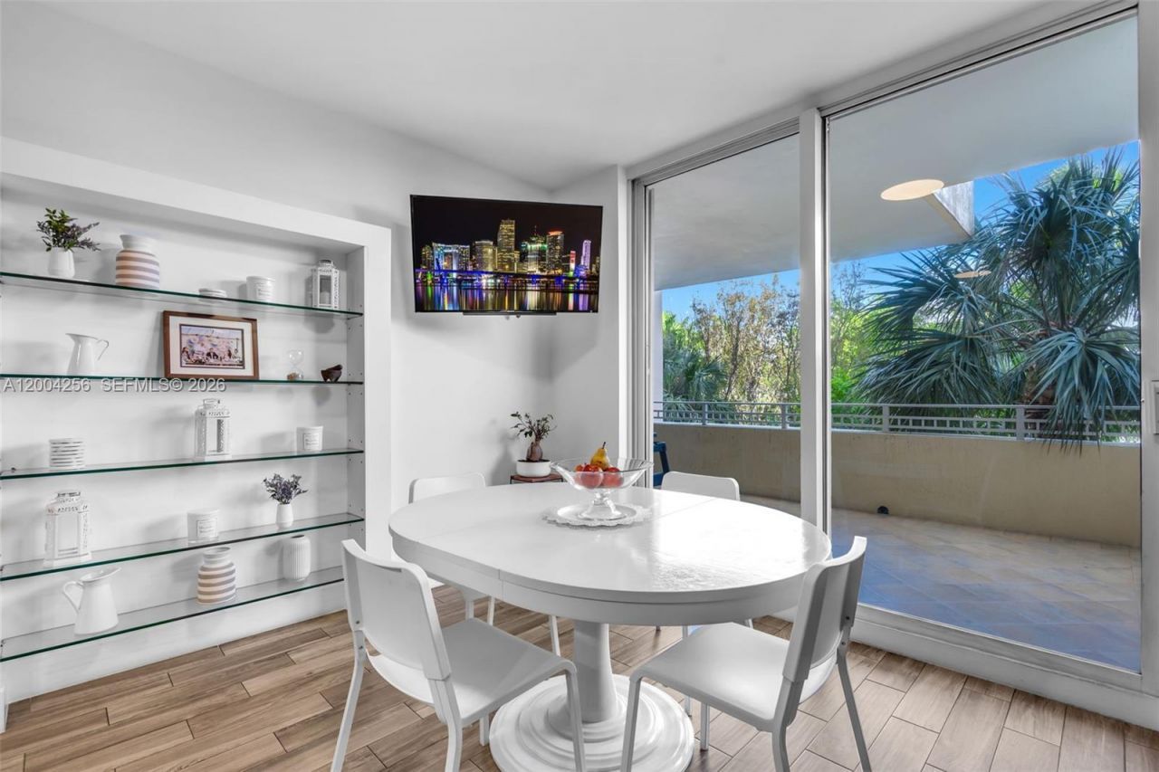 791 Crandon Blvd, Unit 302, Key Biscayne, FL 33149 Photo