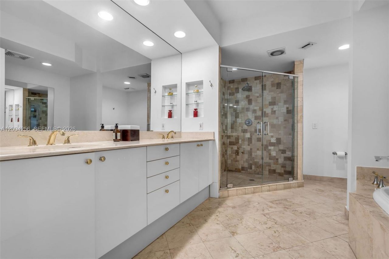 791 Crandon Blvd, Unit 302, Key Biscayne, FL 33149 Photo