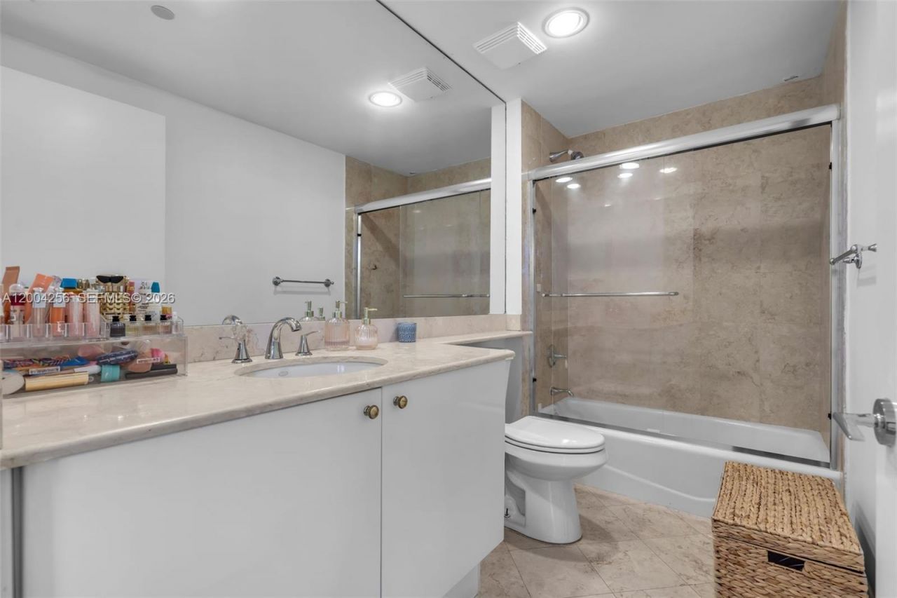 791 Crandon Blvd, Unit 302, Key Biscayne, FL 33149 Photo