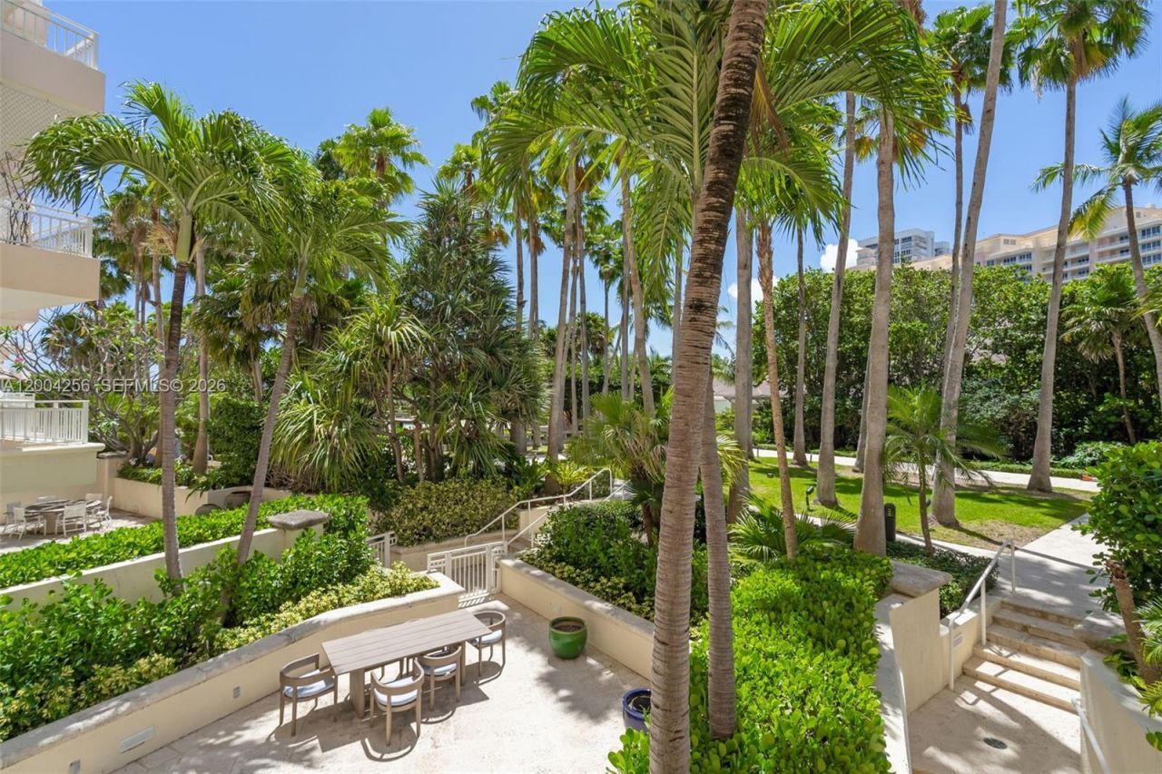 791 Crandon Blvd, Unit 302, Key Biscayne, FL 33149 Photo