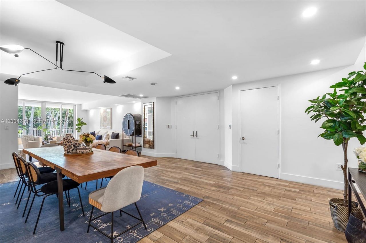 791 Crandon Blvd, Unit 302, Key Biscayne, FL 33149 Photo