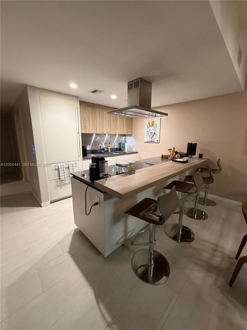 1000 Brickell Plz, Unit 4207, Miami, FL 33131 Photo