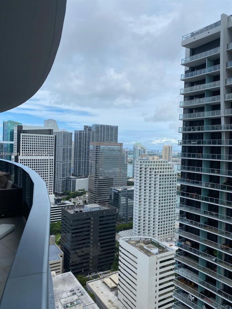 1000 Brickell Plz, Unit 4207, Miami, FL 33131 Photo