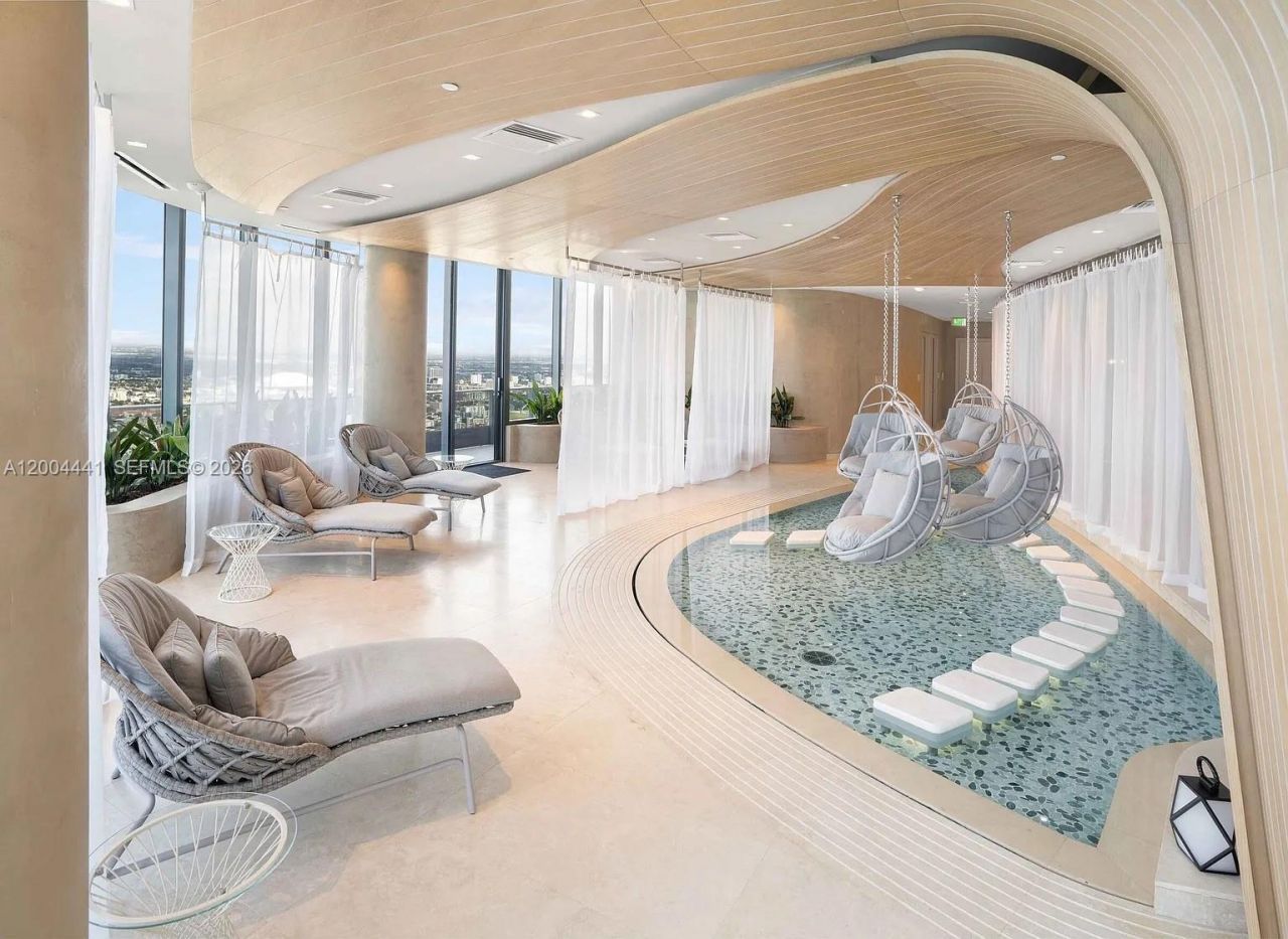 1000 Brickell Plz, Unit 4207, Miami, FL 33131 Photo