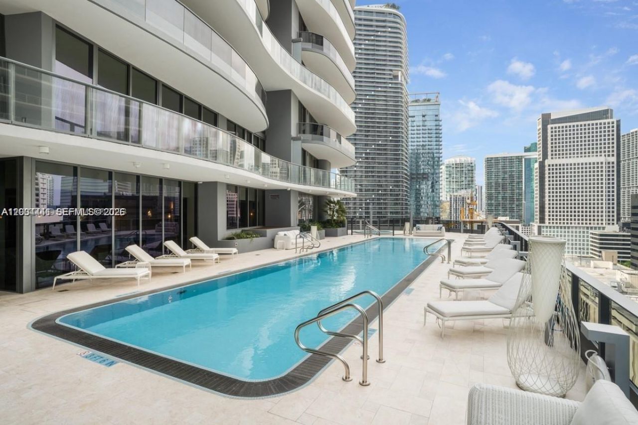 1000 Brickell Plz, Unit 4207, Miami, FL 33131 Photo