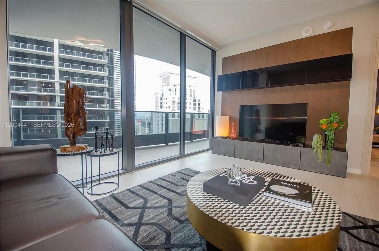 1000 Brickell Plz, Unit 4207, Miami, FL 33131 Photo