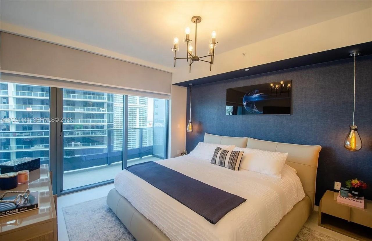 1000 Brickell Plz, Unit 4207, Miami, FL 33131 Photo