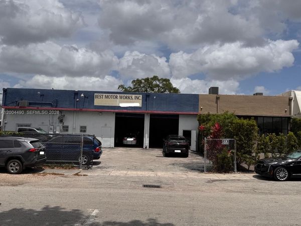 7217 SW 42nd St , Miami, FL 33155