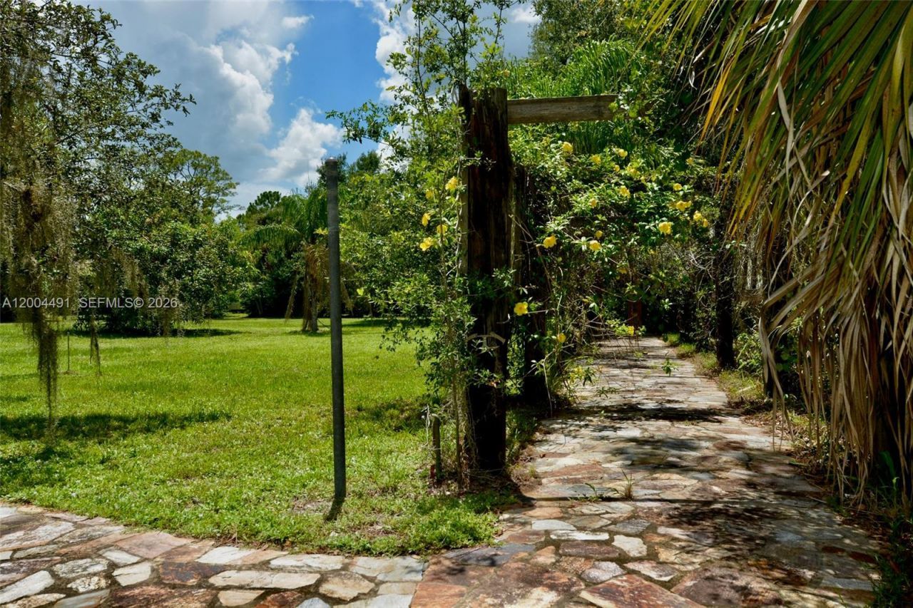 18220 Elmwood, Alva, FL 33920 Photo