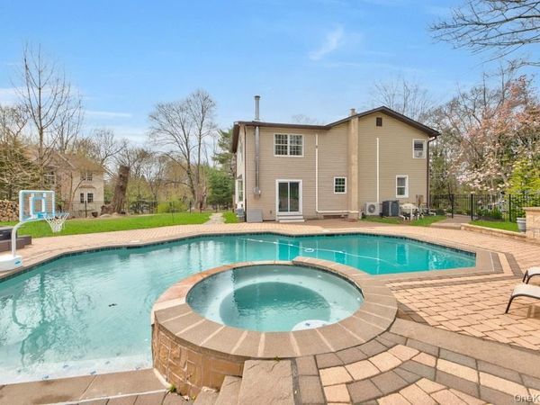 75 N Airmont Road, Suffern, NY 10901