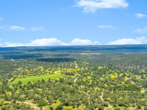 400 Wolf TRL, Wimberley, TX 78676