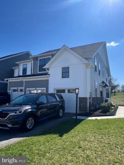 33 TAMARACK CIRCLE, NORRISTOWN, PA 19403