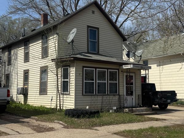 518 7th Avenue NW, Faribault, MN 55021