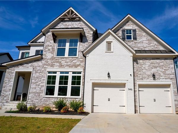 946 Keystone Drive, Woodstock, GA 30188