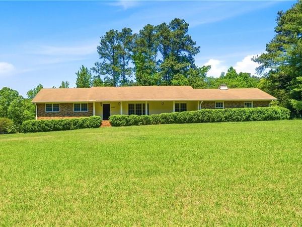 2485 Maple Street , Snellville, GA 30078