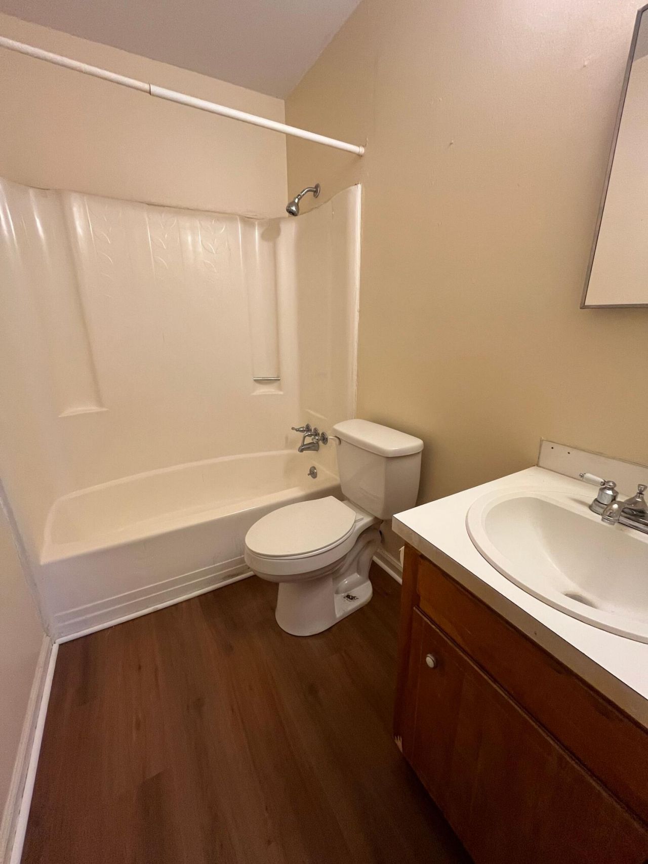 101 Freehold Circle Photo 10