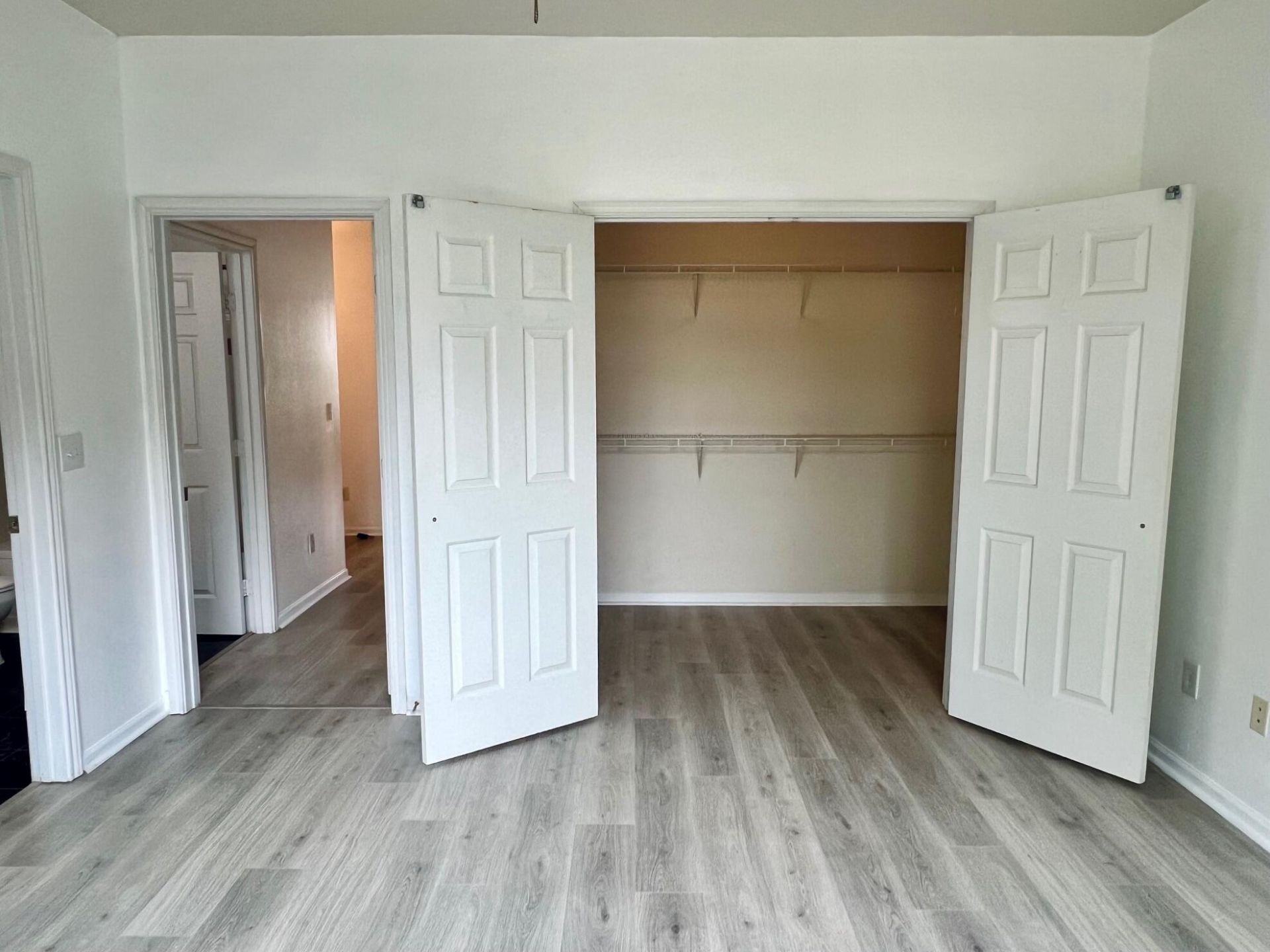 130 River Landing Drive Photo 17