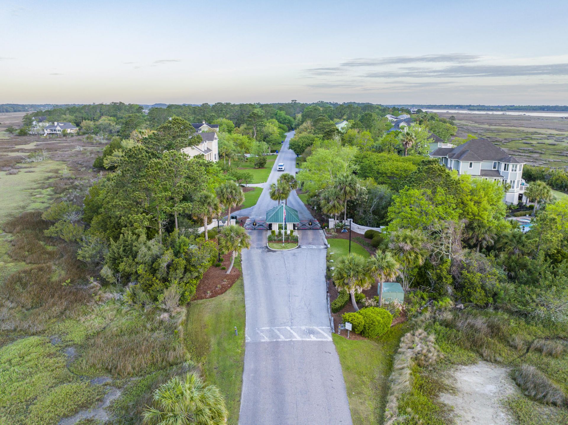 1368 Headquarters Plantation Drive Photo 14