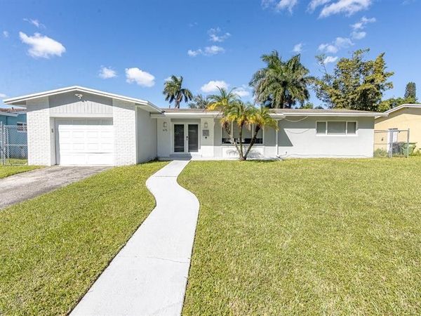 475 NE 142nd Street, North Miami, FL 33161