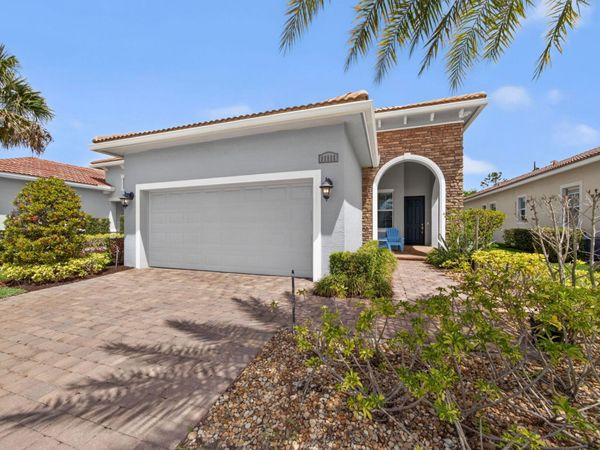 11111 SW Visconti Way, Port St. Lucie, FL 34986